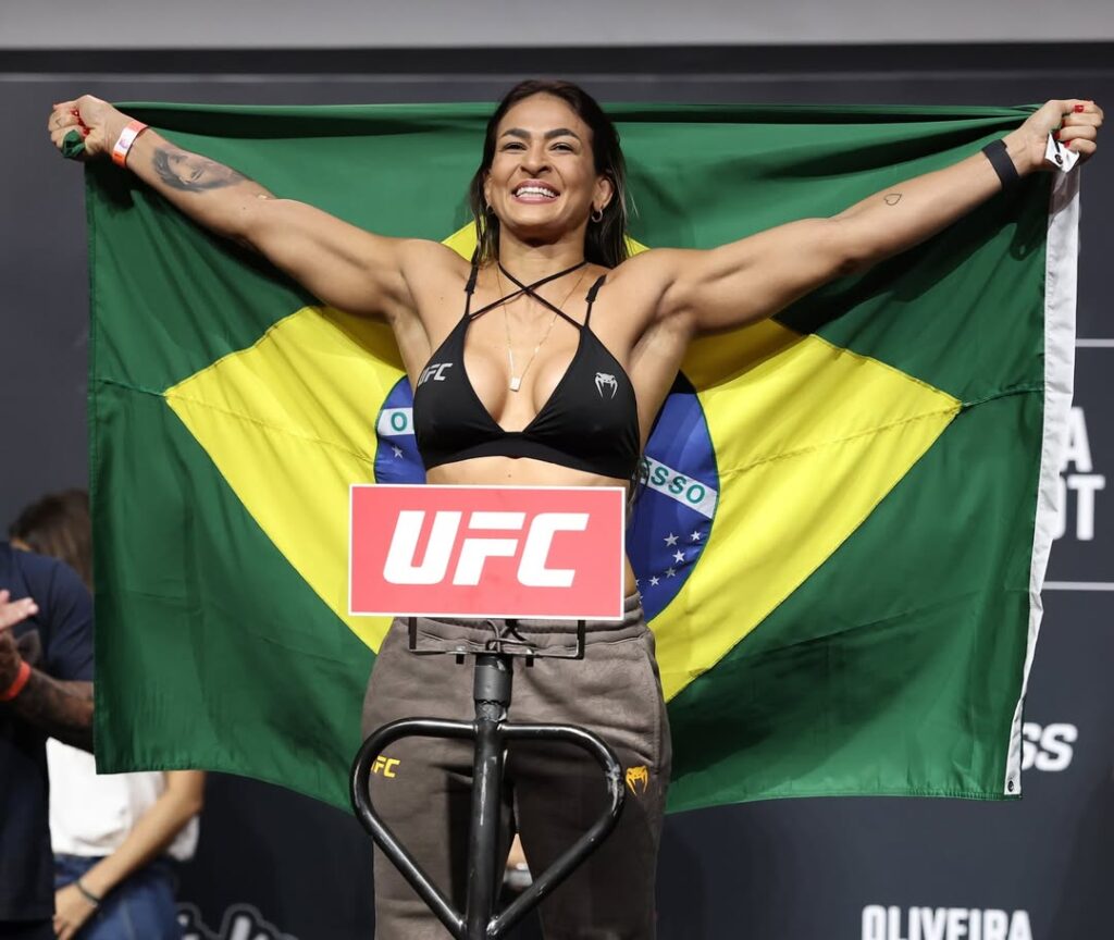 Bia Mesquita é indicada ao prêmio de Estreia de Honra no UFC
