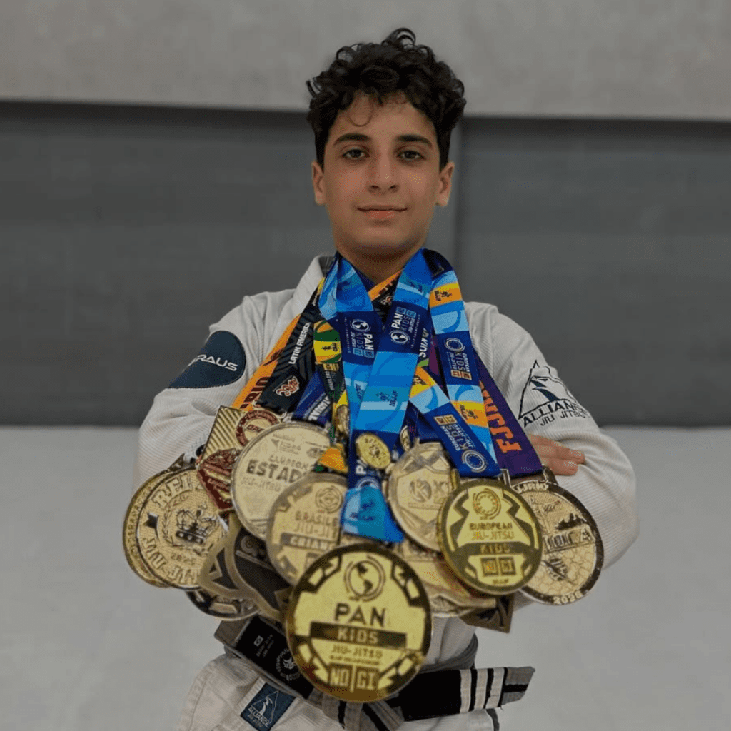 João “Galo” Cinelli: talento precoce, caráter forjado no tatame e sonhos grandes no Jiu-Jitsu