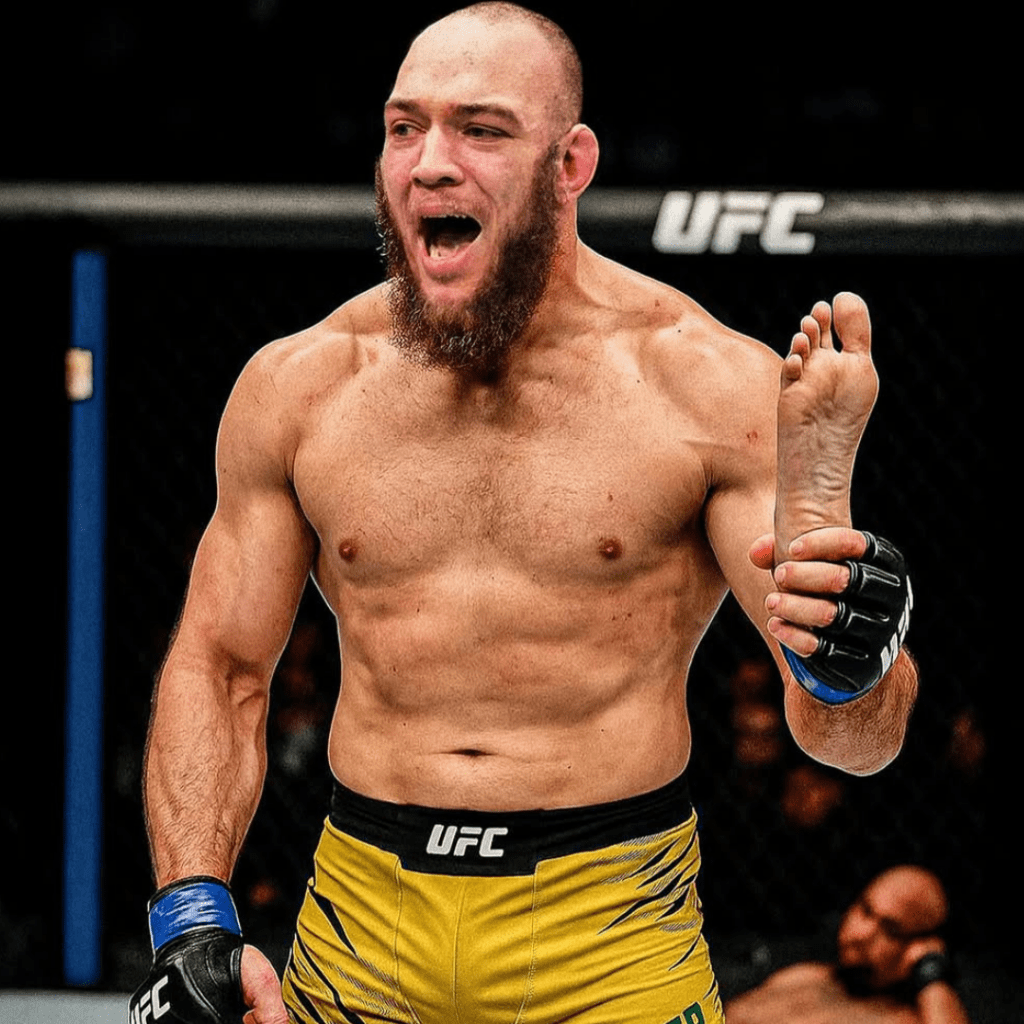 Brasileiro Valter Walker lidera o UFC em finalizações em 2025 com domínio absoluto no heel hook
