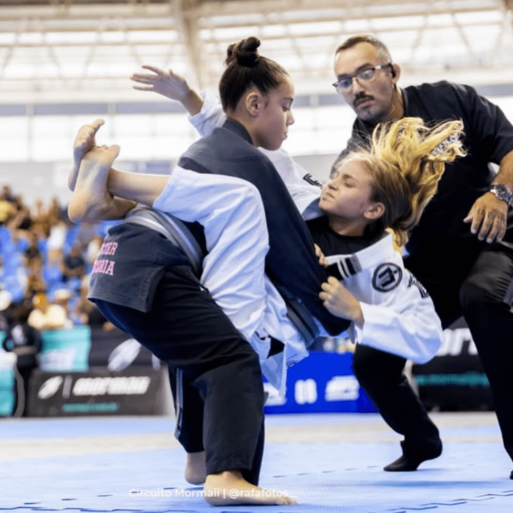 Com finalização relâmpago, Bia Rodrigues conquista o título da 1ª etapa do Circuito Catarinense Mormaii em Blumenau