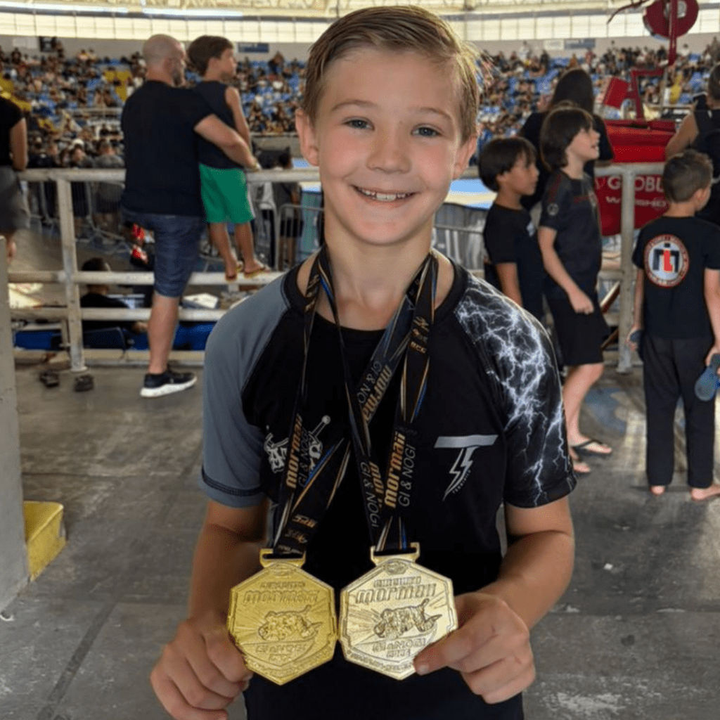 Garoto prodígio de Balneário Camboriú volta a brilhar em Blumenau e conquista ouro duplo no Circuito Mormaii