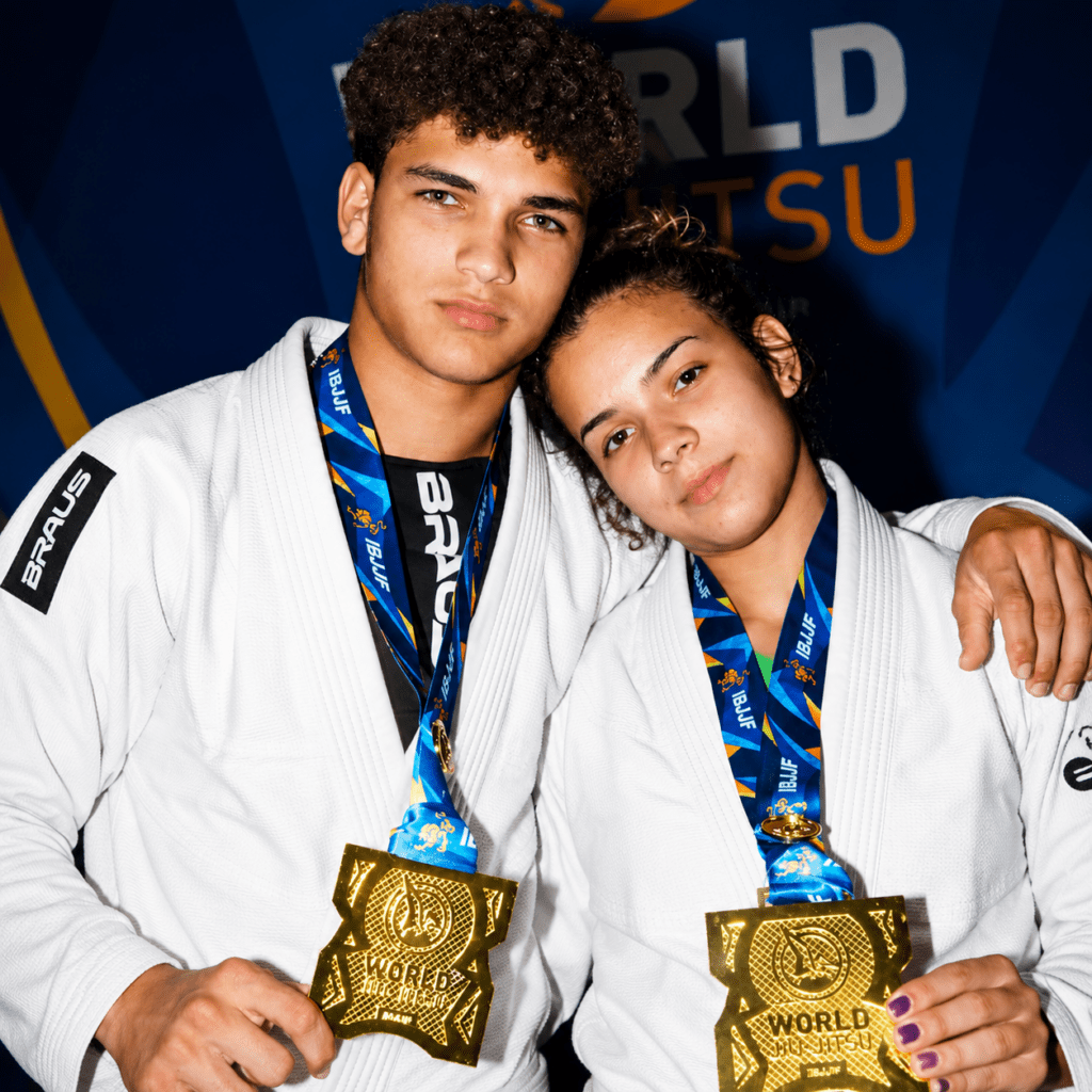 Irmãos conquistam títulos mundiais de Jiu-Jitsu em 2026 e transformam sonho de família em realidade