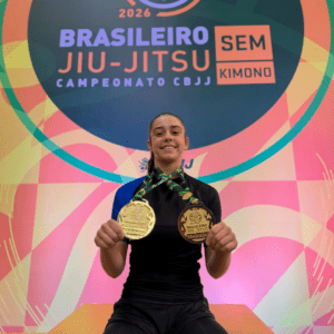 Atleta juvenil de Florianópolis conquista ouro no peso e no absoluto no Brasileiro No-Gi