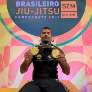 Chappolin conquista ouro no peso e no absoluto do Brasileiro No-Gi e confirma grande fase na faixa marrom
