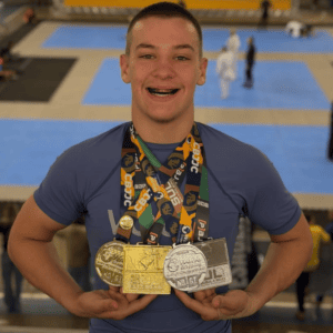 Guilherme Fraga Fusinato transforma dedicação em resultados e conquista o ouro no Sul Brasileiro da PBJJF