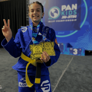 Manezinha da Ilha, com apenas 11 anos, conquista o Pan Kids 2026 e se consagra bicampeã da competição