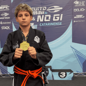 Brayan Stein dos Santos conquista títulos com e sem kimono no Circuito Catarinense Mormaii