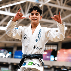João Cinelli completa Grand Slam Kids de kimono e desponta entre os destaques da nova geração