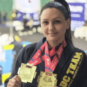 Aghata Gois conquista duplo ouro e mantém liderança do ranking feminino da FJJPR