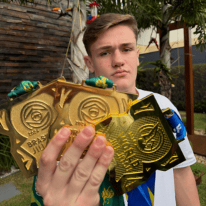 Atleta de Balneário Camboriú vive fase mágica nos tatames