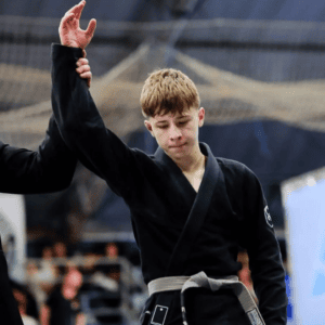 Cauã Ruzza conquista título com duas finalizações no Sul-Brasileiro e encerra ciclo na faixa cinza em grande estilo