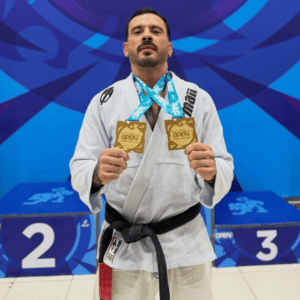 Luciano Bernert conquista ouro no peso e absoluto no Floripa Winter International Open
