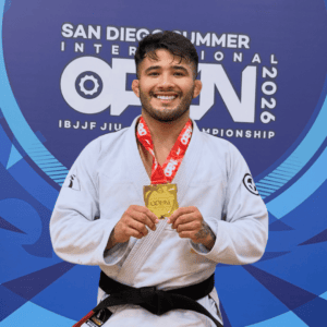 Felipe Makoto conquista o San Diego Open da IBJJF e celebra vitória dentro e fora dos tatames