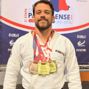 Rangel Stelmaki conquista dois títulos e um bronze no absoluto da 5ª Etapa do Circuito Paranaense de Jiu-Jitsu