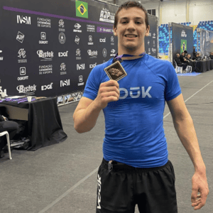 Guilherme “Mafalda” finaliza duas lutas e conquista título No-Gi no AJP Tour Tubarão