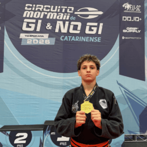 Brayan Stein surpreende com performance de alto nível e conquista mais um título do Circuito Catarinense Mormaii de jiu-jitsu