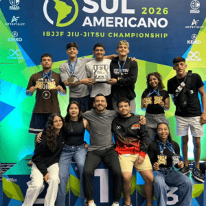 Com apenas 8 atletas, Start Doing conquista 13 medalhas e o título juvenil do Sul-Americano de Jiu-Jitsu
