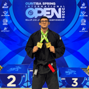 Bruno Zimmer conquista ouro duplo no Curitiba Spring IO 2026 com seis lutas e seis finalizações
