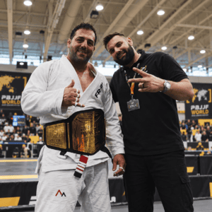 Ricardo “Incredible” Ribeiro conquista título mundial no absoluto faixa-preta da PBJJF nos Estados Unidos