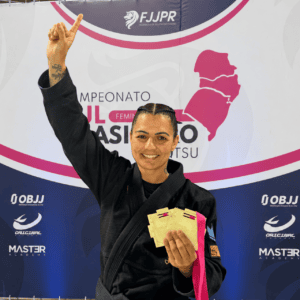 Após três anos fora do Brasil, Andreia Delvigna retorna às competições com ouro duplo no Sul-Brasileiro Feminino