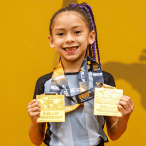 Filha de campeão, Leticia Pinheiro brilha em Orlando e conquista ouro no Gi e NoGi pela PBJJF